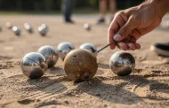 Pourquoi marquer le cochonnet à la pétanque ? Explication simple et règles